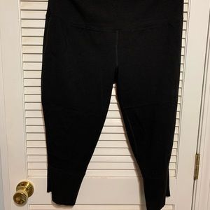 Leggings with lattice at the bottom.